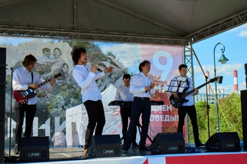 Благотворительный концерт в парке "Сиреневый сад", 8 мая 2018 года