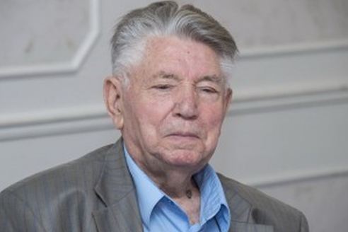 Александр Яковлевич Сухарев 