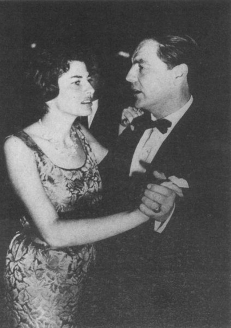 Барон Фальц-Фейн с бывшей шахиней Ирана, красавицей Сароей. 1940-е