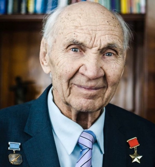 Георгий Константинович Мосолов - заслуженный лётчик-испытатель, Герой Советского Союза, обладатель шести мировых авиационных рекордов