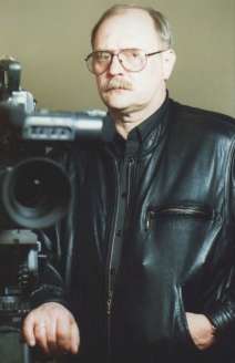 Владимир Владимирович Бортко — российский режиссёр, сценарист и продюсер. Народный артист Российской Федерации (2000)
